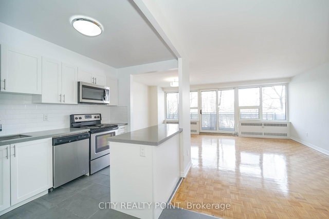 705 - 10 Shallmar Boulevard