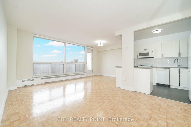 PH10 - 666 Spadina Avenue