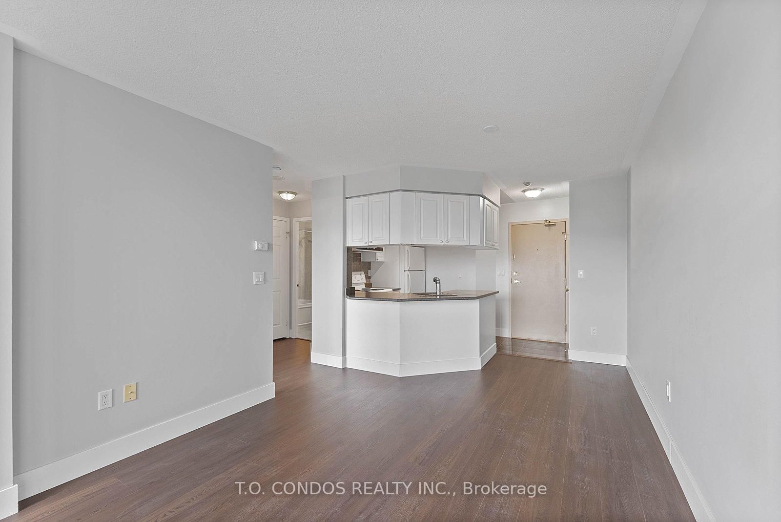 909 Bay Street, Unit 2002 - Photo 14