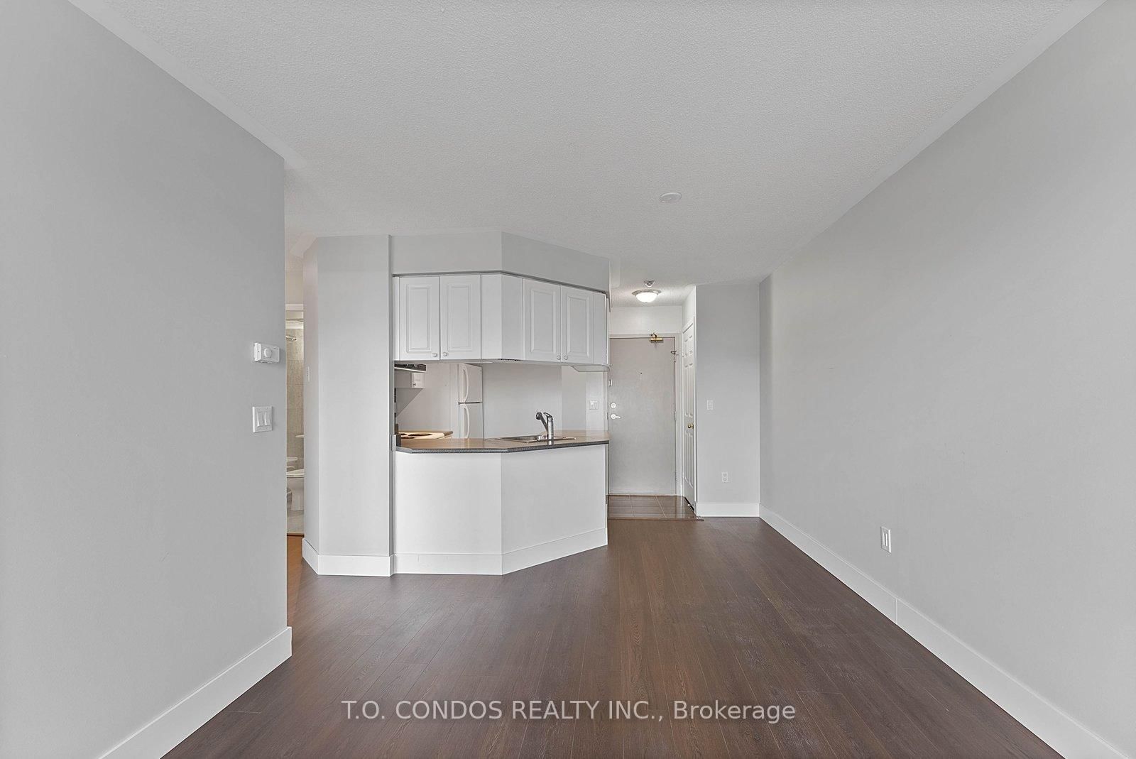 909 Bay Street, Unit 2002 - Photo 15