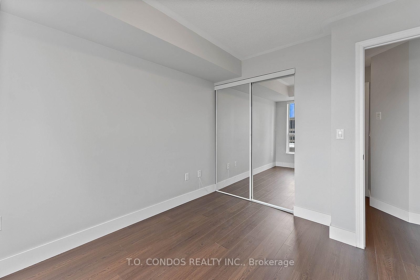 909 Bay Street, Unit 2002 - Photo 19
