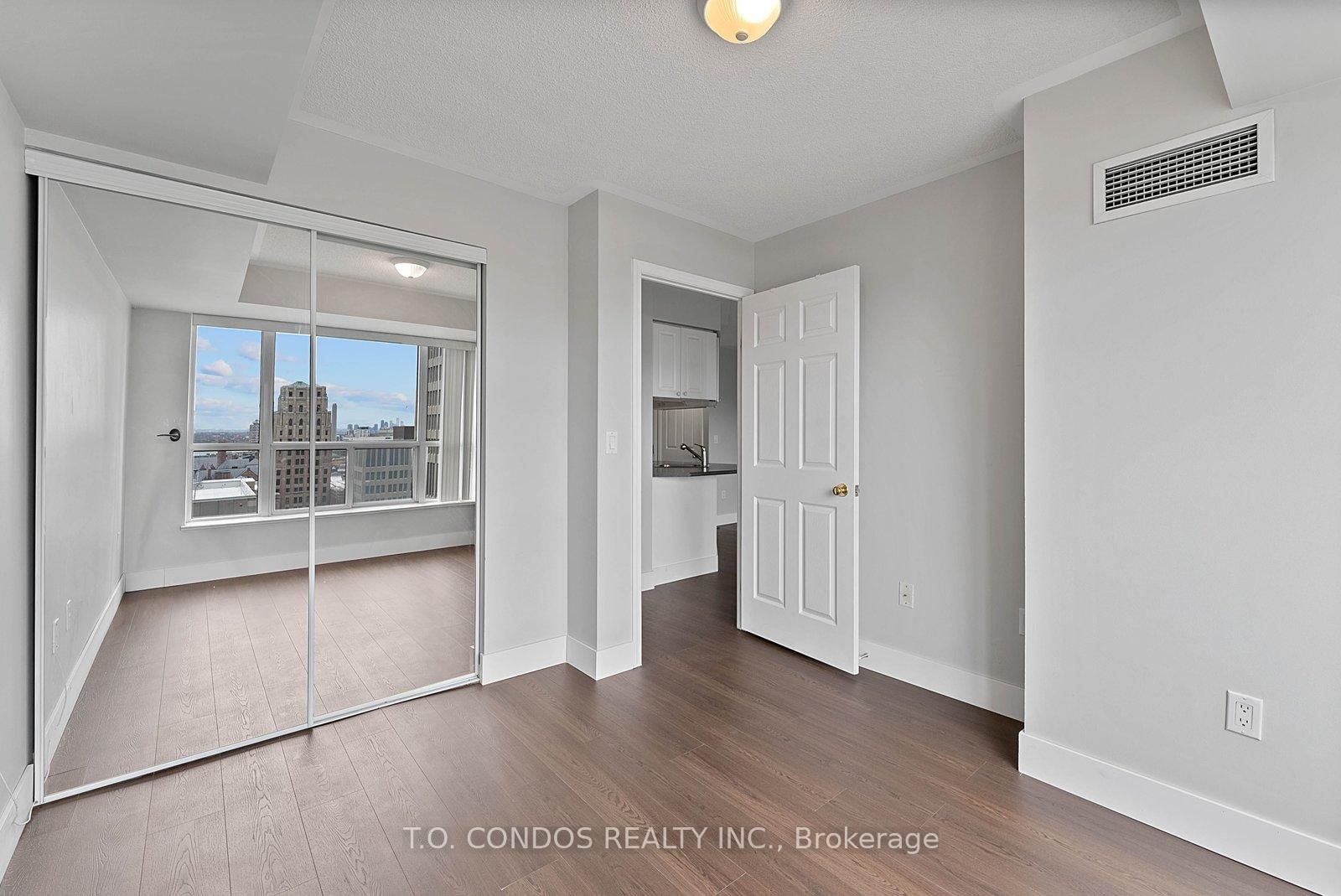 909 Bay Street, Unit 2002 - Photo 20