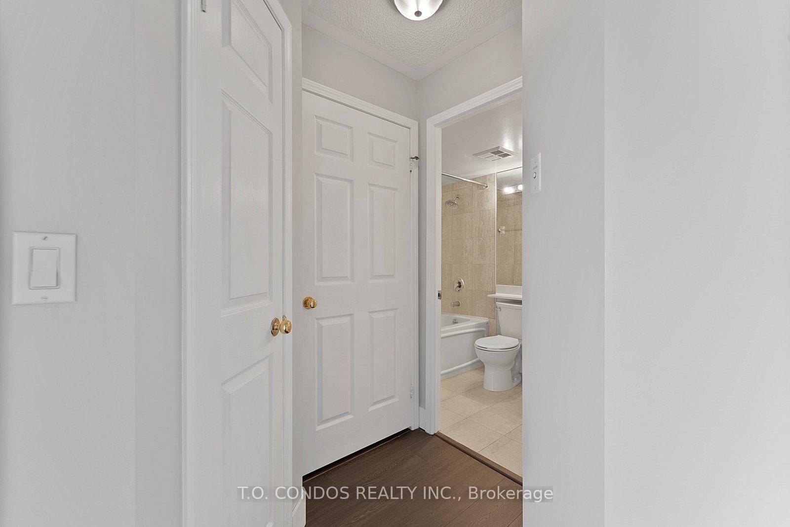 909 Bay Street, Unit 2002 - Photo 21