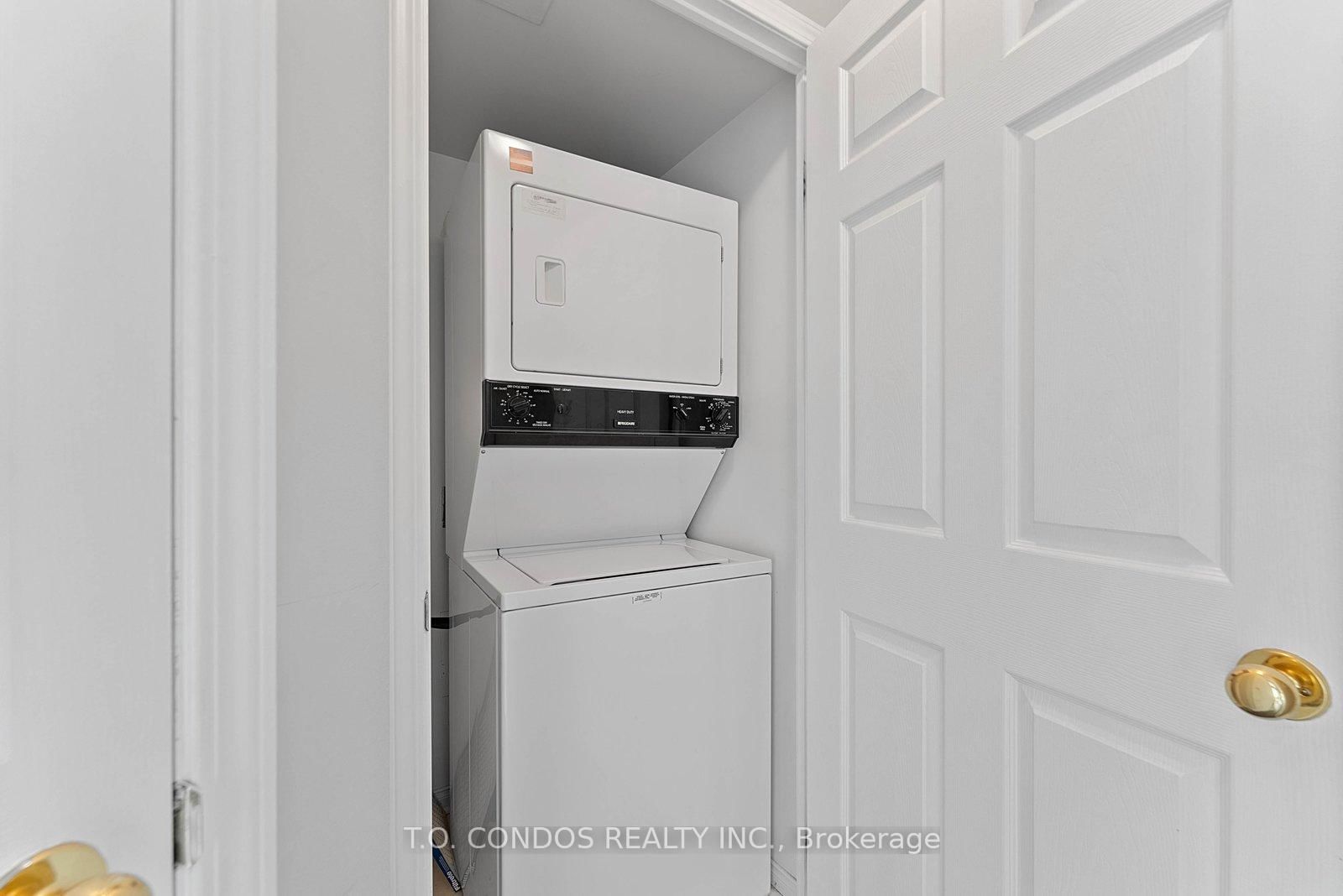909 Bay Street, Unit 2002 - Photo 23