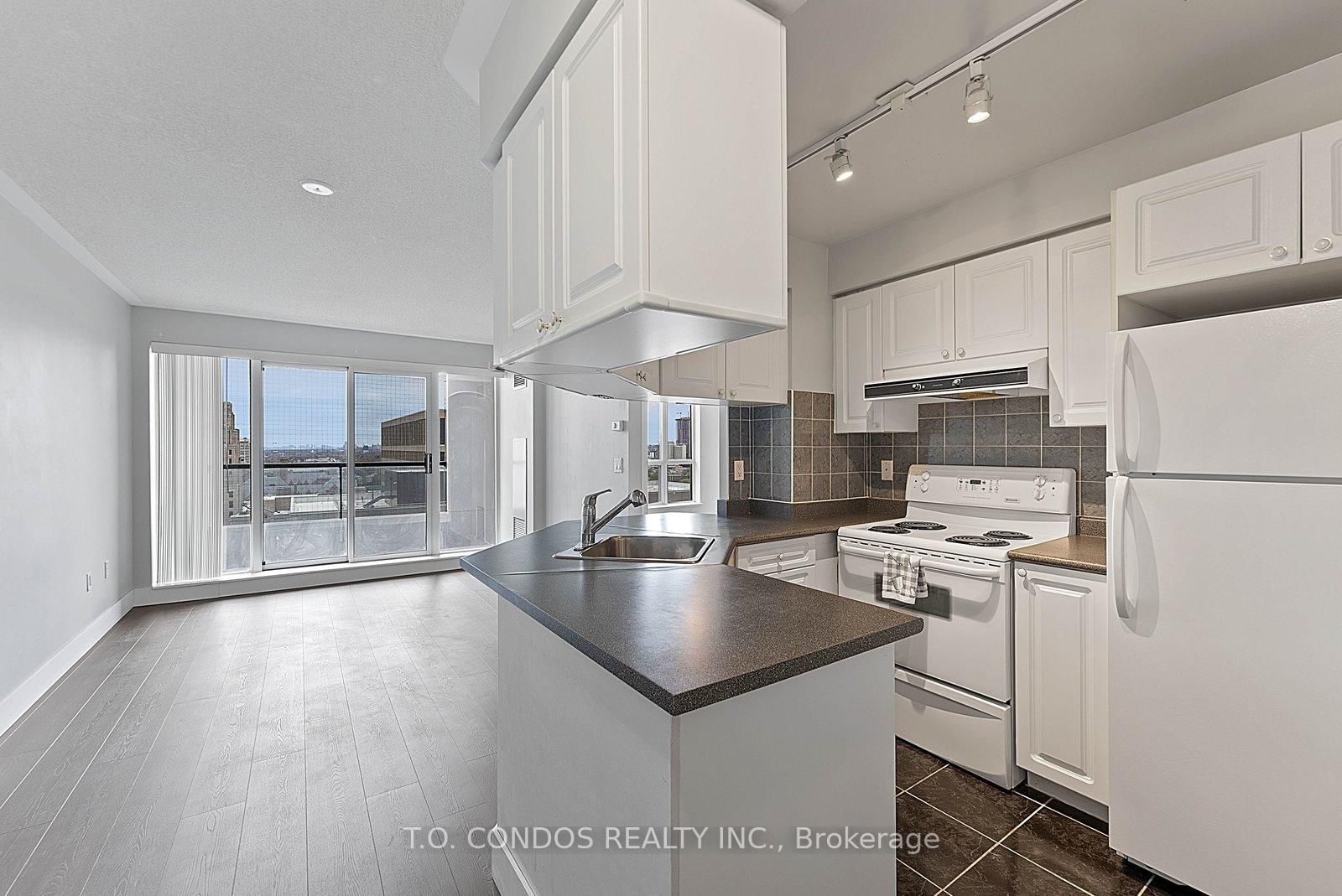909 Bay Street, Unit 2002 - Photo 6