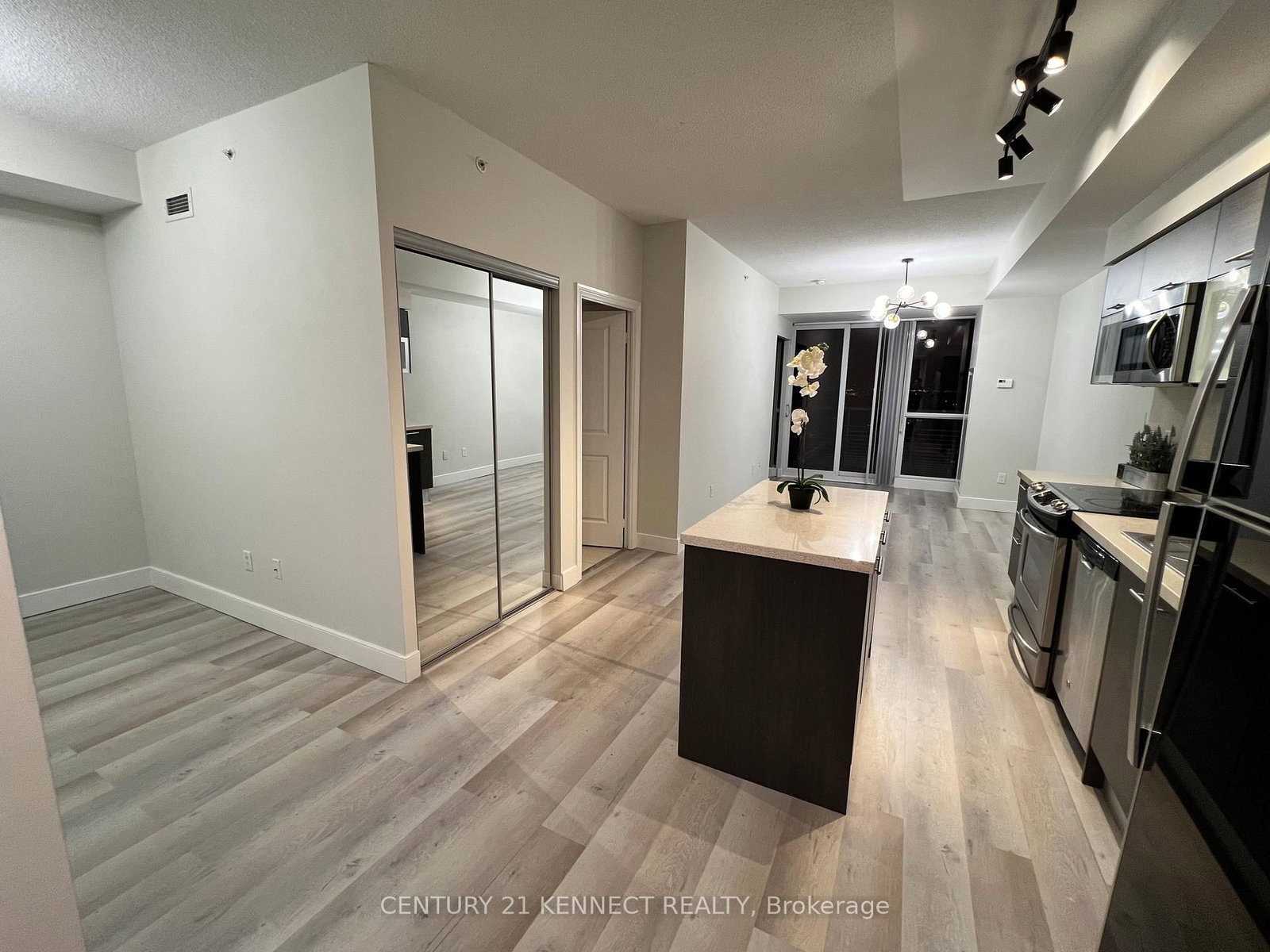 386 Yonge Street, Unit 4213 - Photo 14