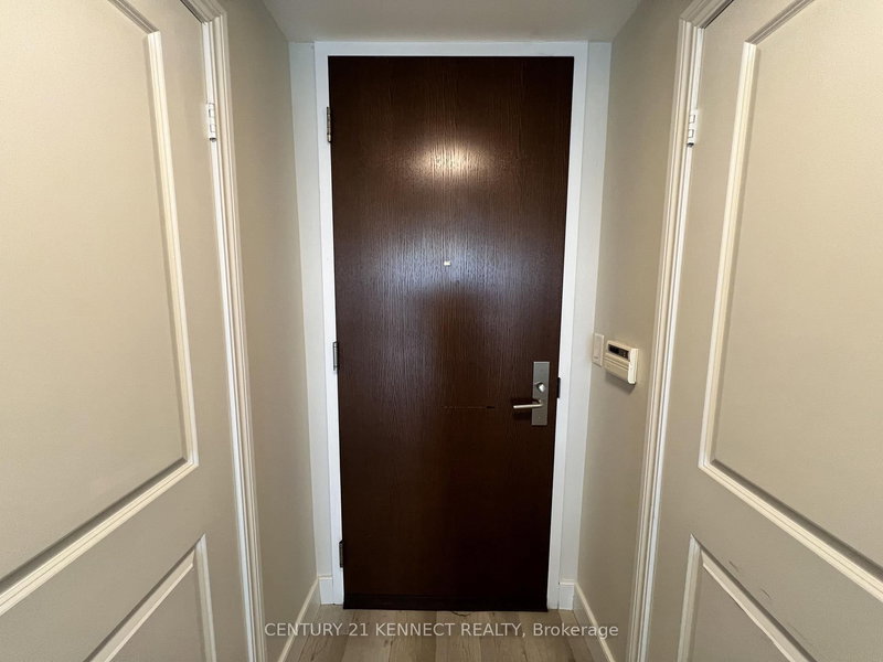 4213 - 386 Yonge St, Toronto, M5B 0A5 | Image 3