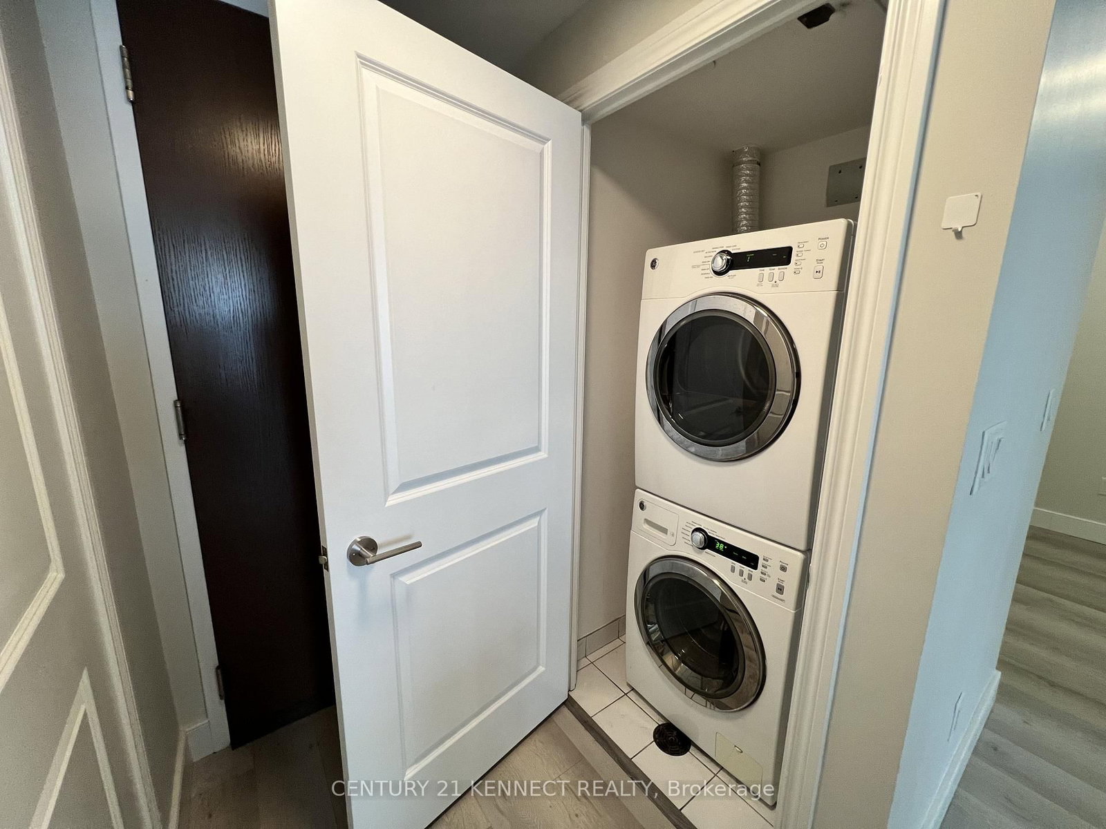 386 Yonge Street, Unit 4213 - Photo 35