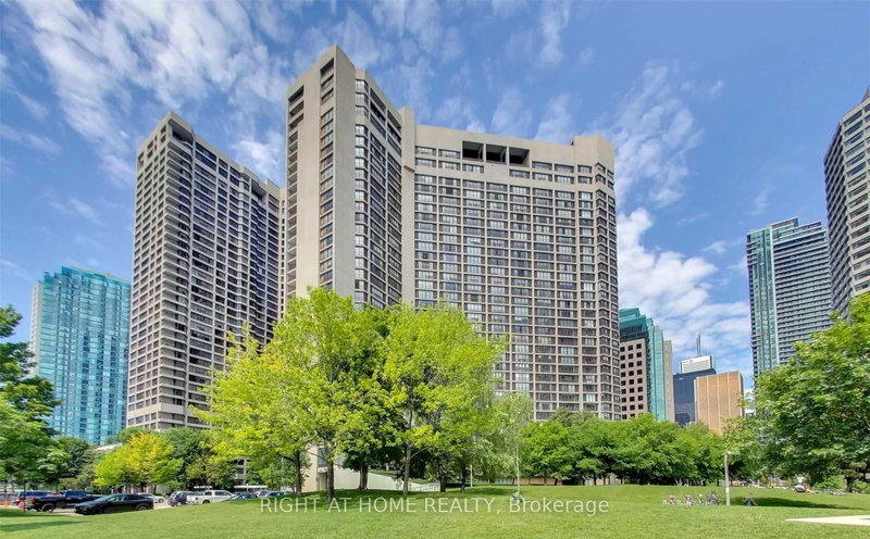 1803 - 33 Harbour Sq, Toronto, M5J 2G2 | Image 2