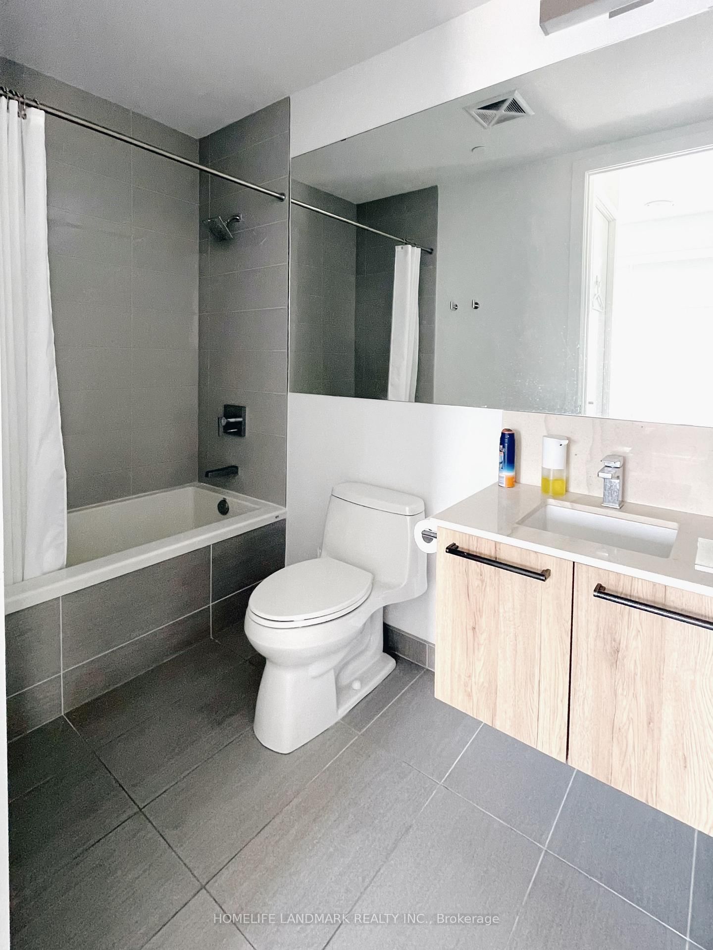 28 Wellesley Street E, Unit LPH3602 - Photo 19