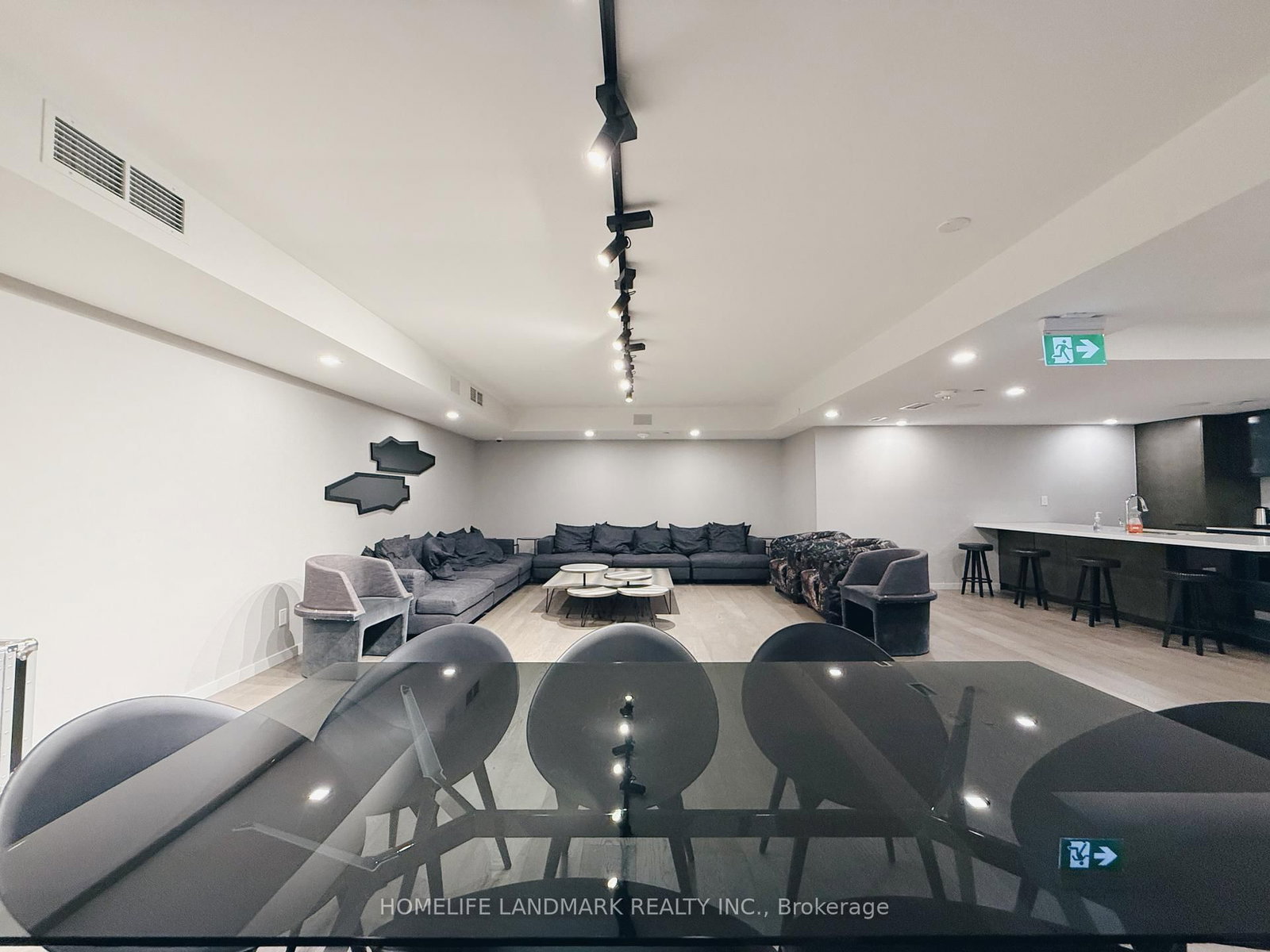 28 Wellesley Street E, Unit LPH3602 - Photo 8