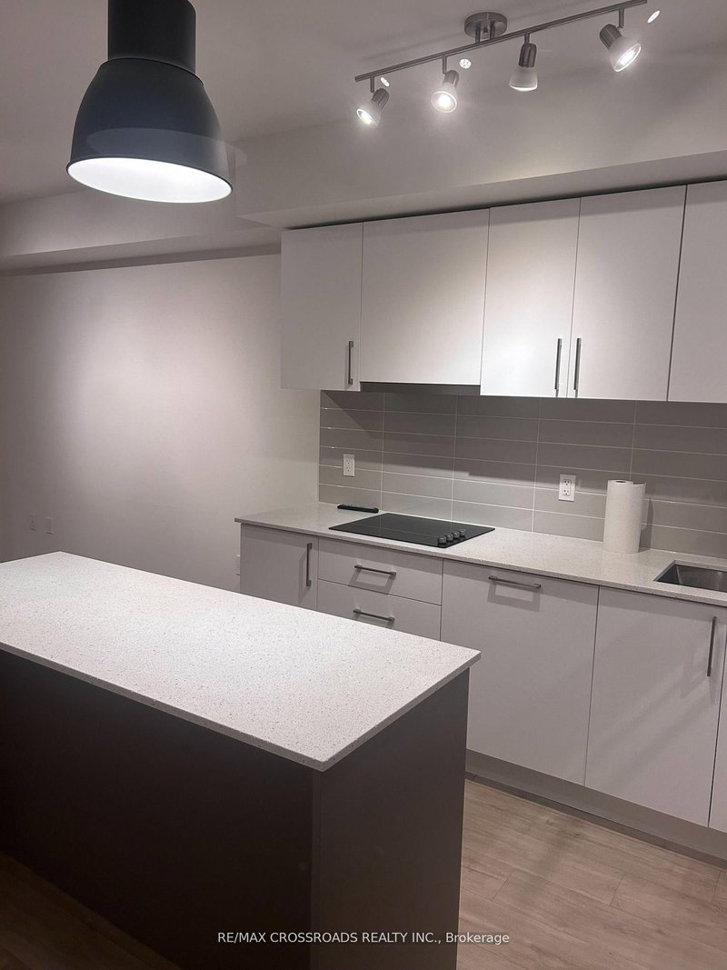 705E - 576 Front St W, Toronto, M5V 1C1 | Image 3