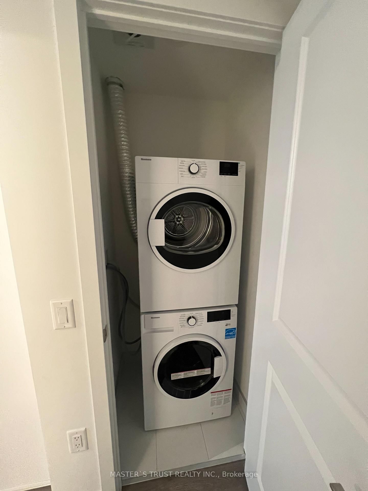 395 Bloor Street E, Unit 9 - Photo 11