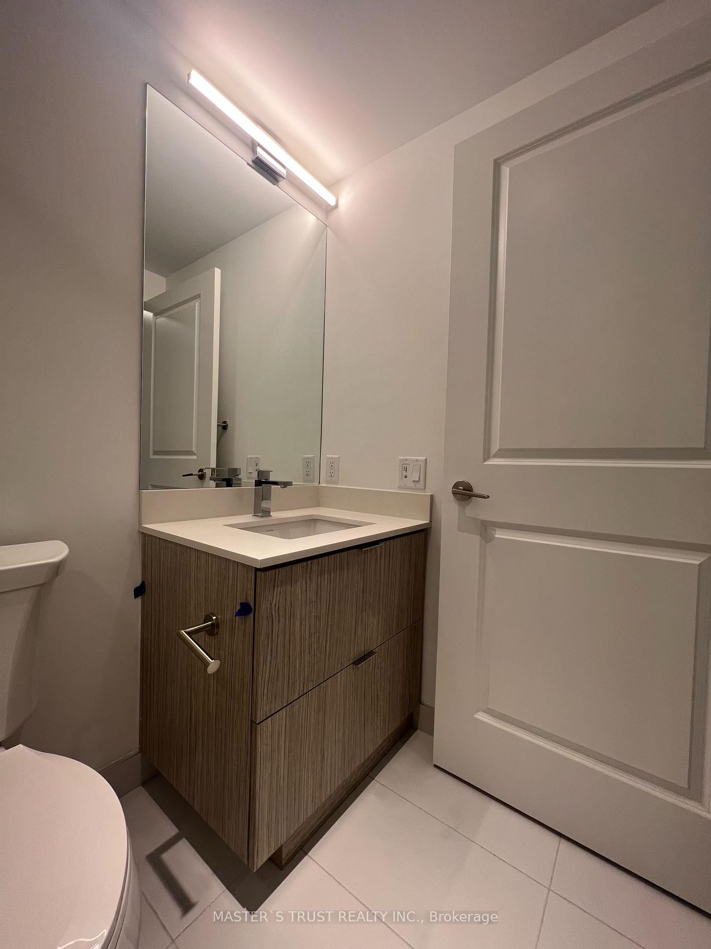 395 Bloor Street E, Unit 9 - Photo 6