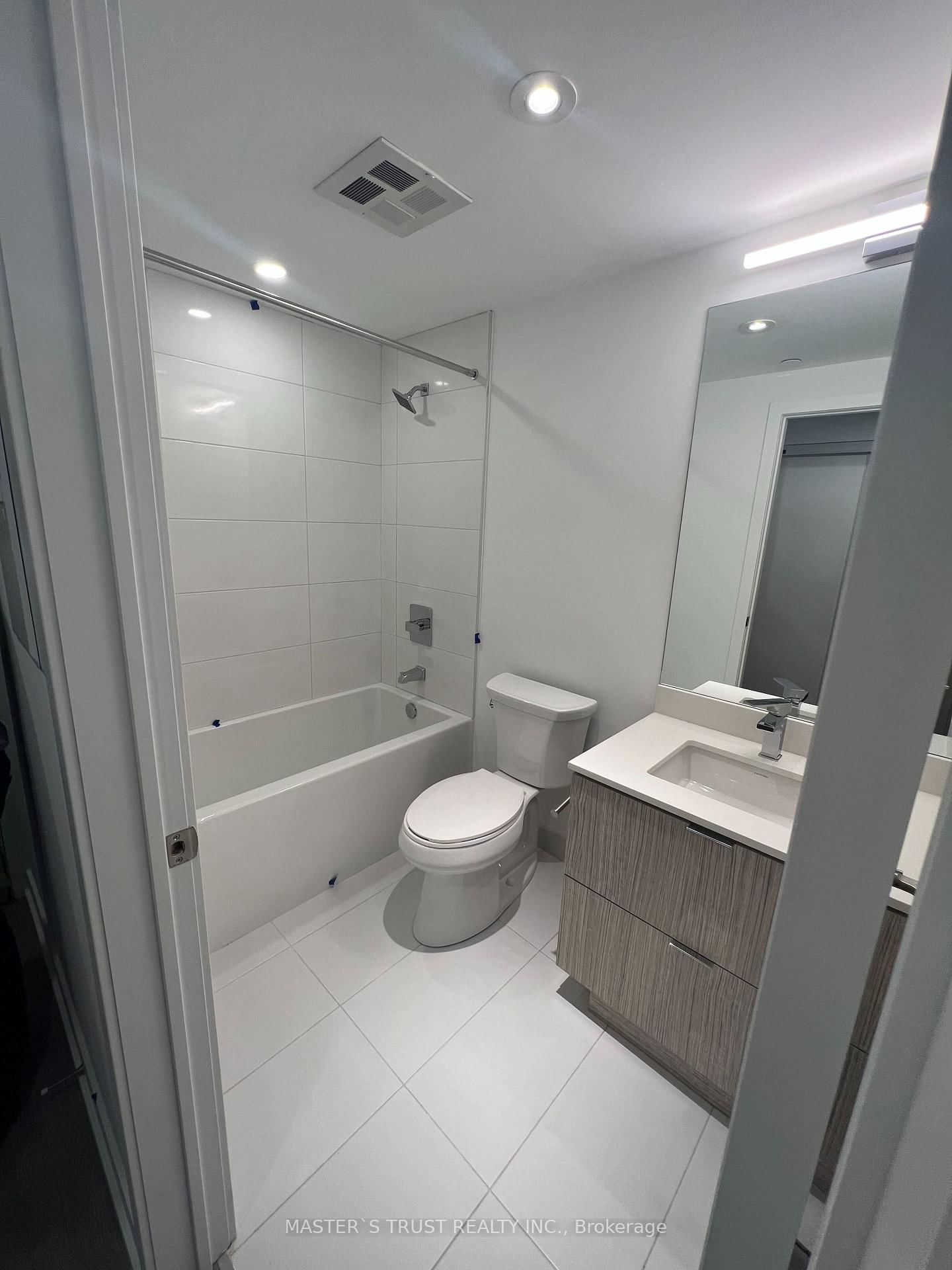 395 Bloor Street E, Unit 9 - Photo 7