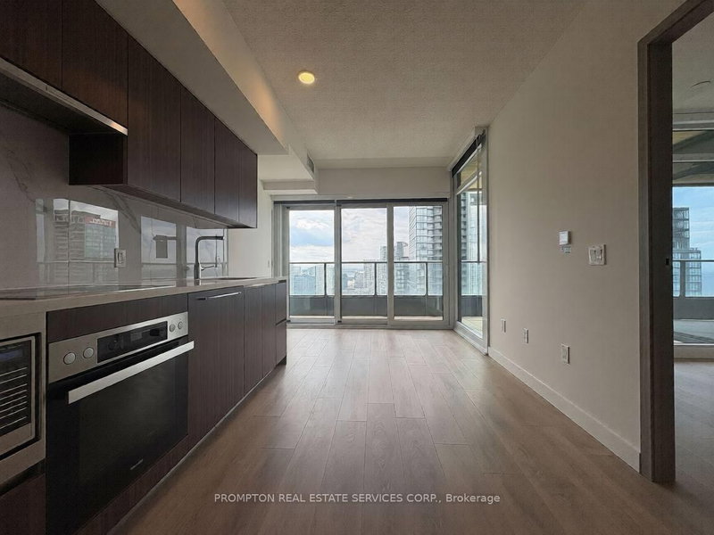 3902 - 3 Concord Cityplace Way, Toronto, M5V 0X4 | Image 2