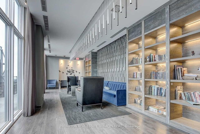 1111 - 1080 Bay Street