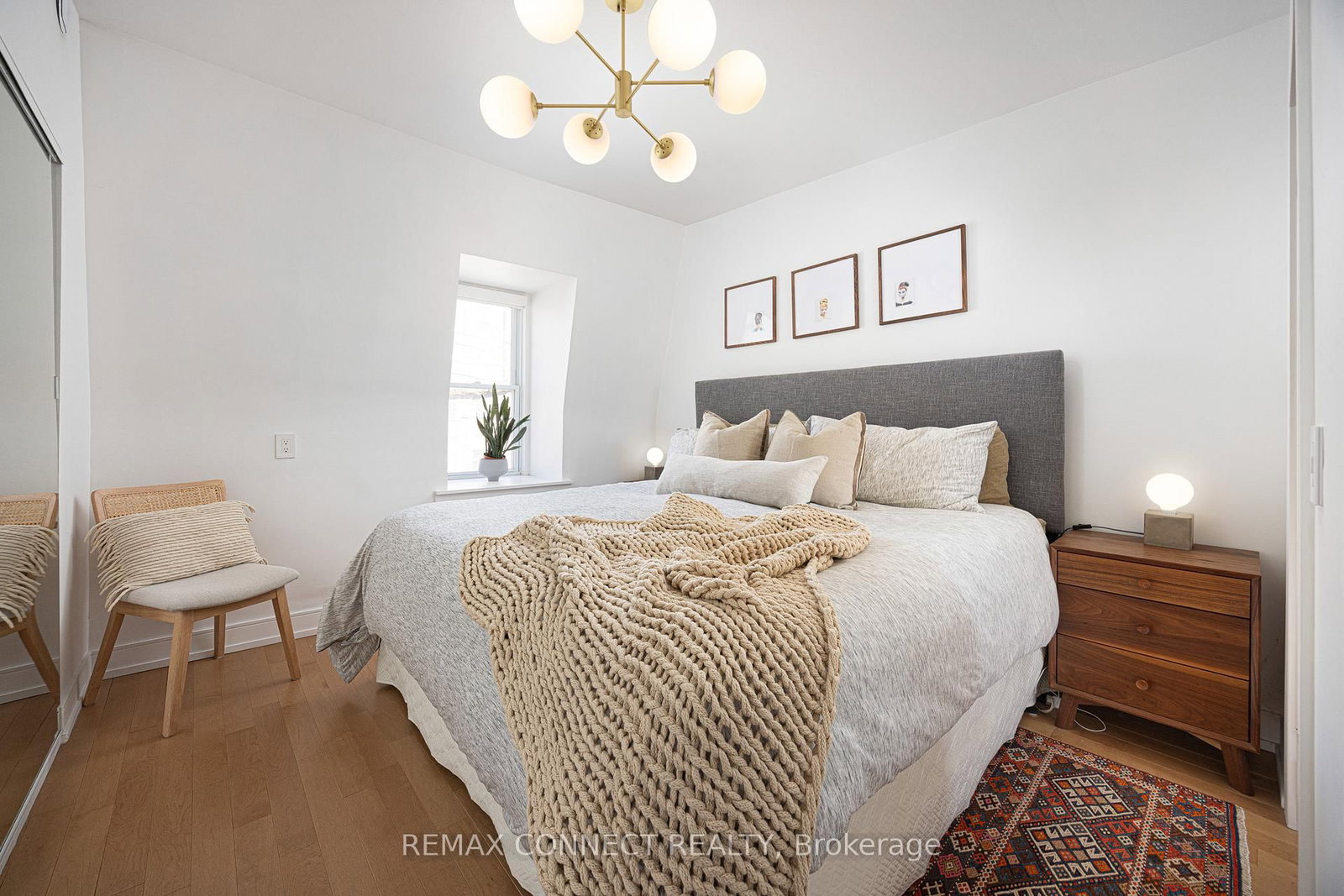 553 King Street E - Photo 23