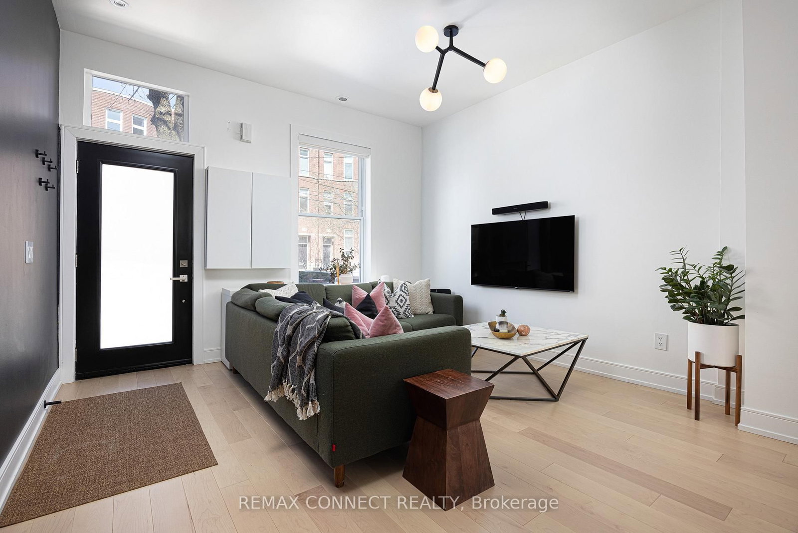 553 King Street E - Photo 5