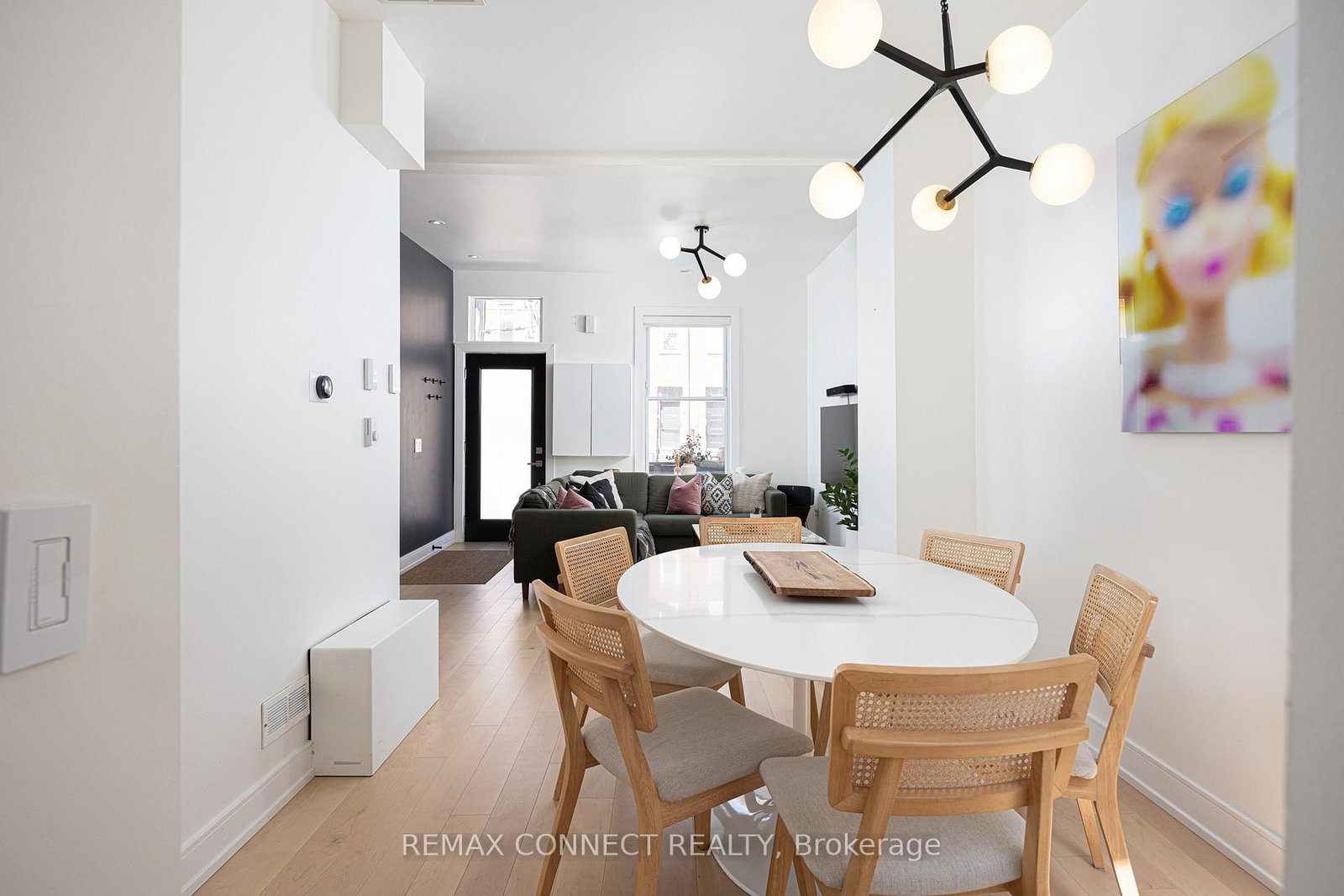 553 King Street E - Photo 8