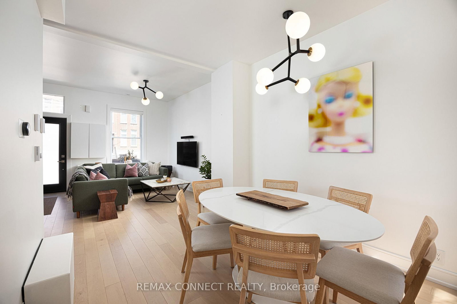 553 King Street E - Photo 9
