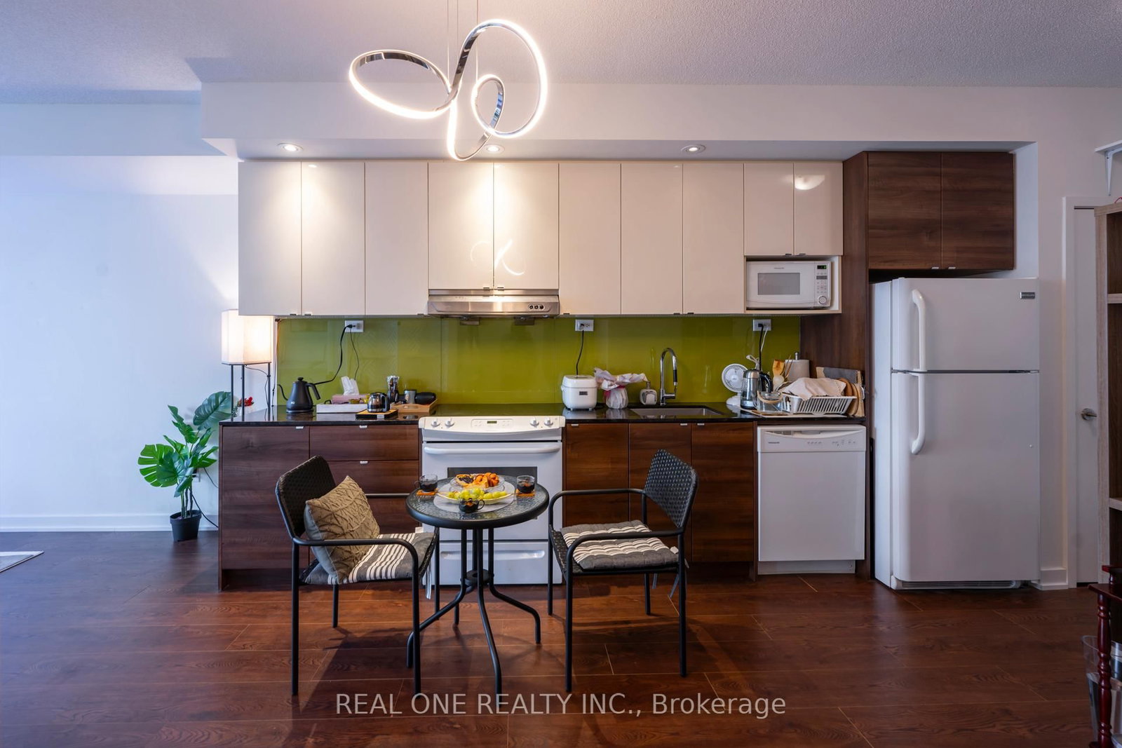 121 Mcmahon Drive, Unit 2802 - Photo 4