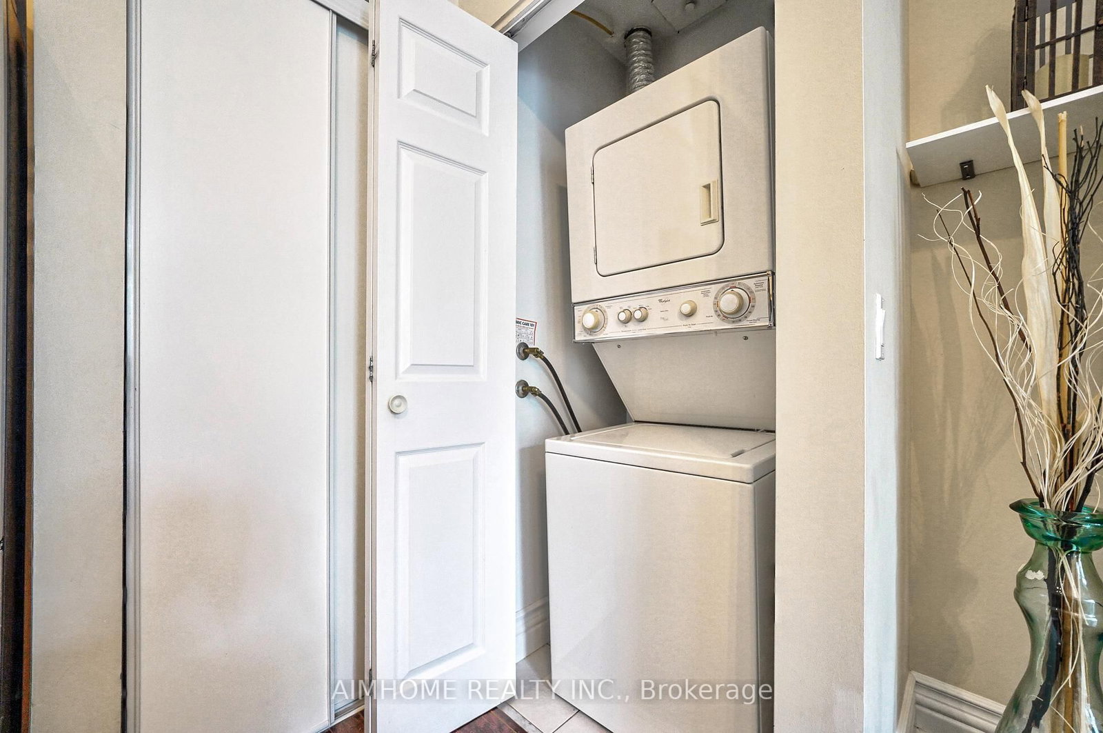 539 Jarvis Street, Unit M6 - Photo 20