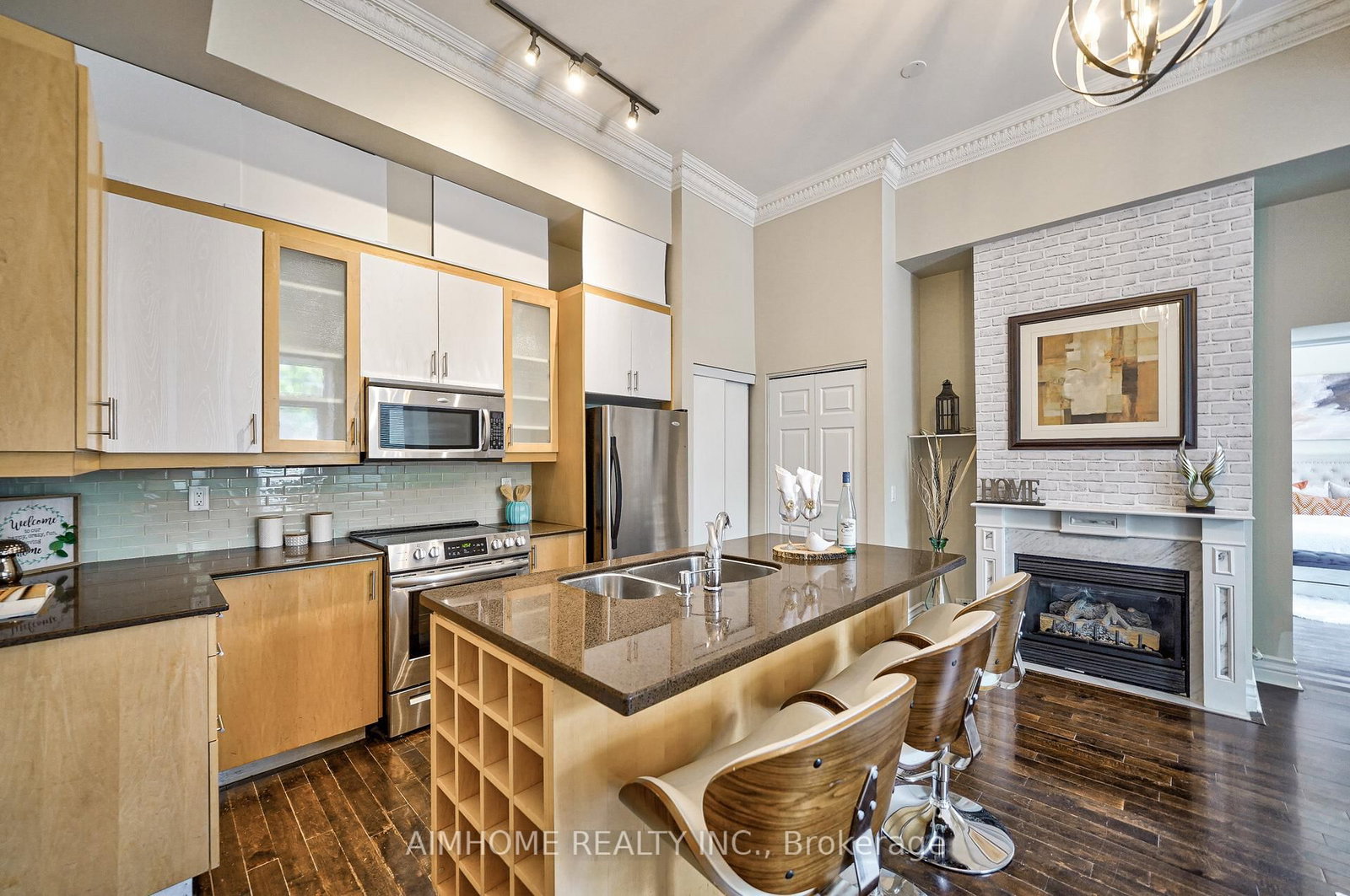 539 Jarvis Street, Unit M6 - Photo 9