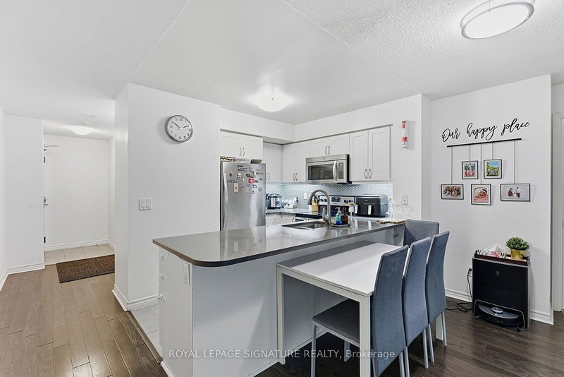 502 - 19 Grand Trunk Cres, Toronto, M5J 3A3 | Image 3