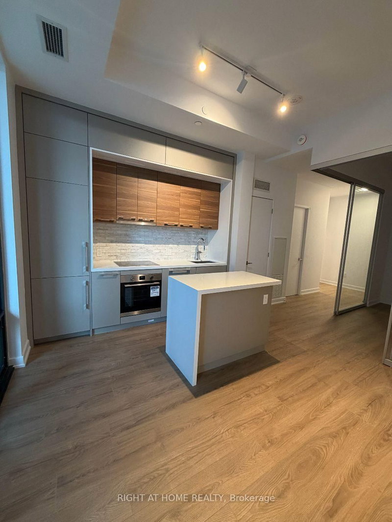 207 - 29 Green Trail Crt, Toronto, M2K 0J9 | Image 2