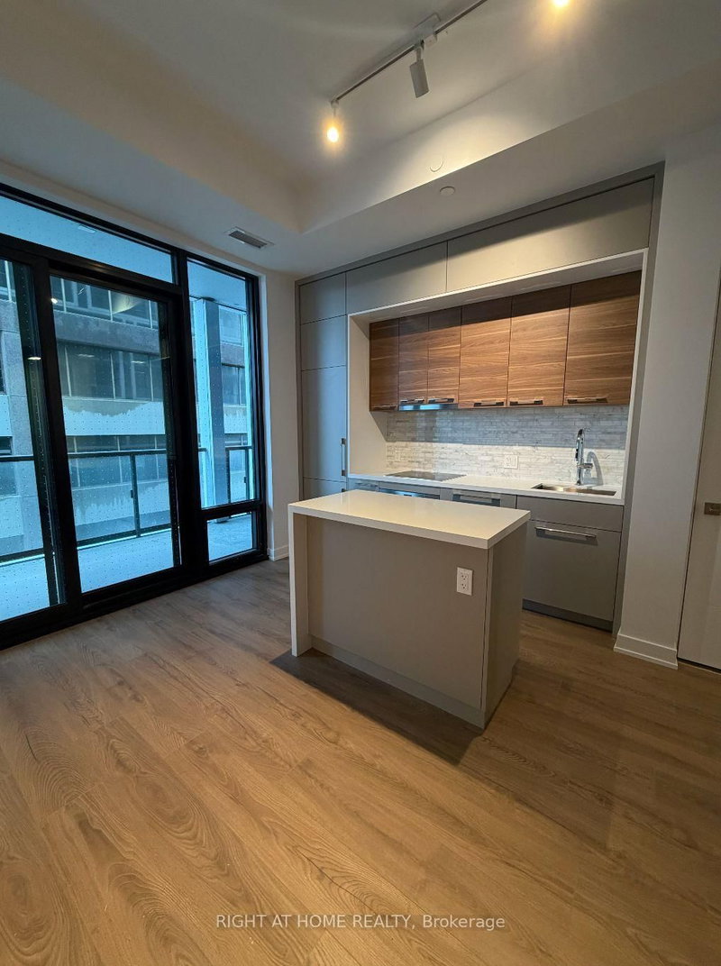 207 - 29 Green Trail Crt, Toronto, M2K 0J9 | Image 3