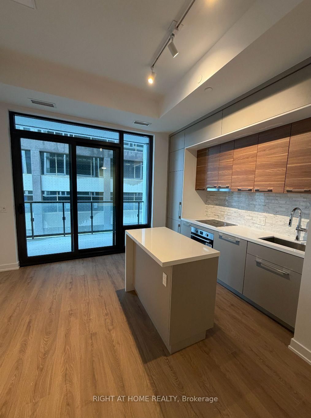 29 Green Trail Court, Unit 207 - Photo 4