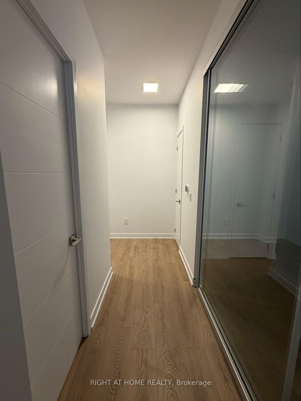 29 Green Trail Court, Unit 207 - Photo 9