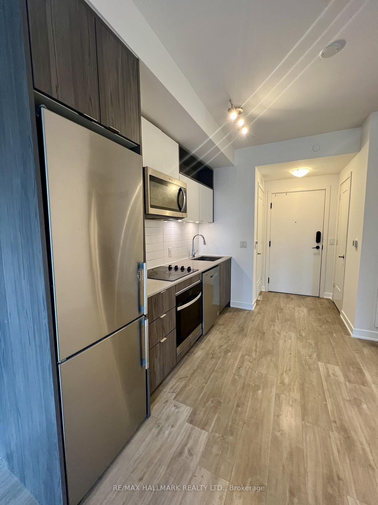 70 Princess Street, Unit 309 - Photo 8