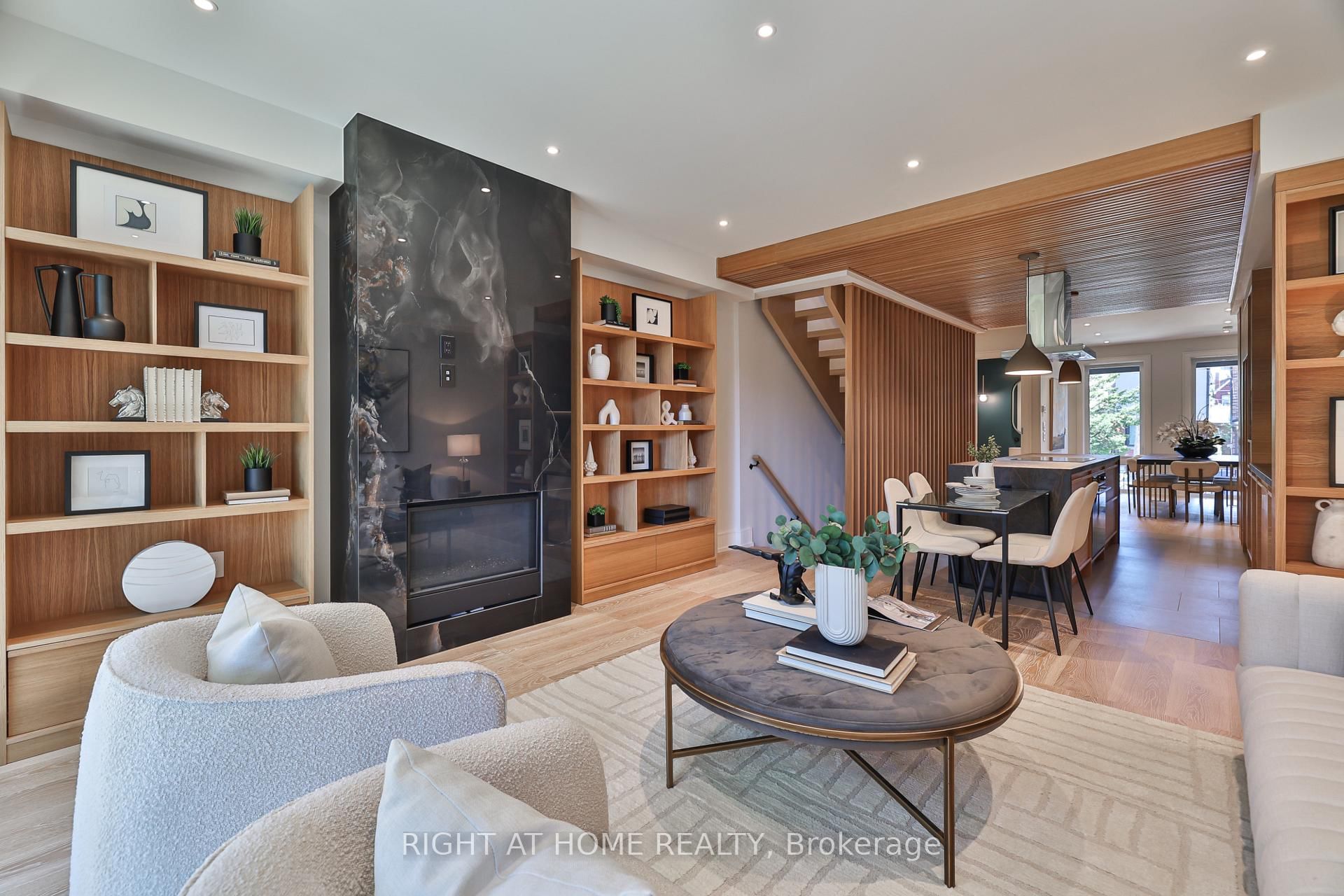 444 Roxton Road