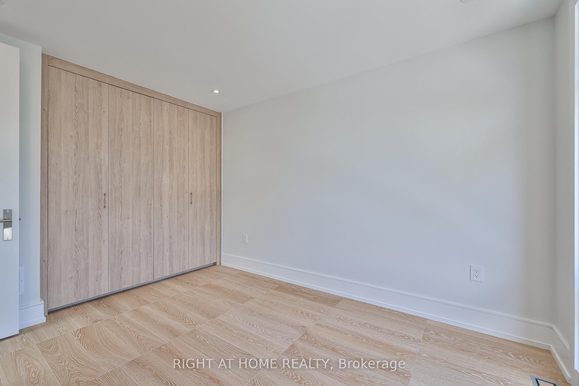 444 Roxton Road