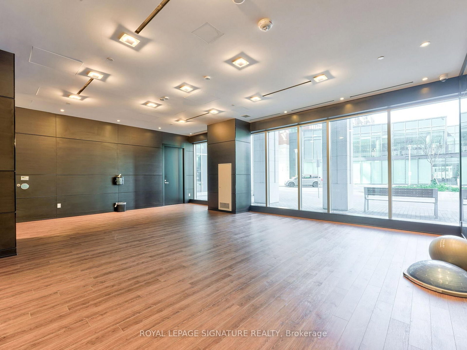 31 Tippett Road, Unit 108 - Photo 31