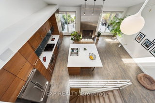 204 - 670 Richmond Street W