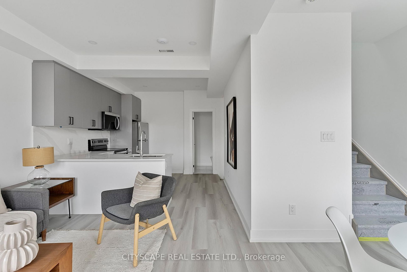 589 Oakwood Avenue, Unit Bsmt - Photo 11