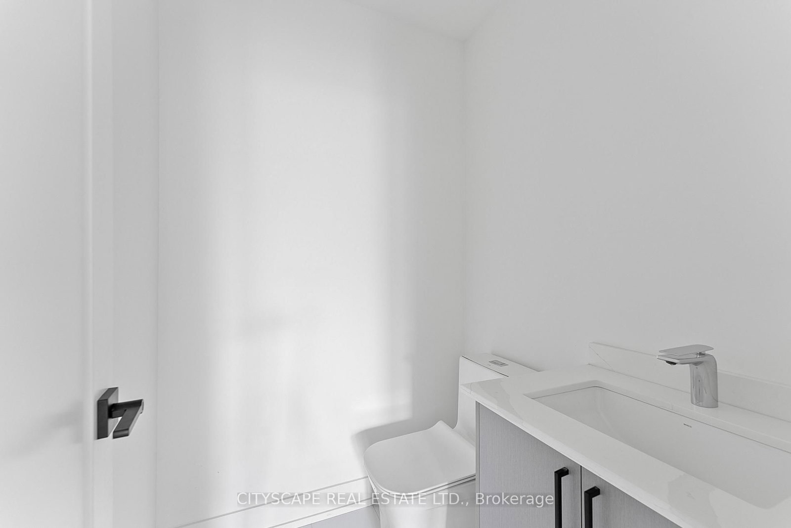 589 Oakwood Avenue, Unit Bsmt - Photo 17