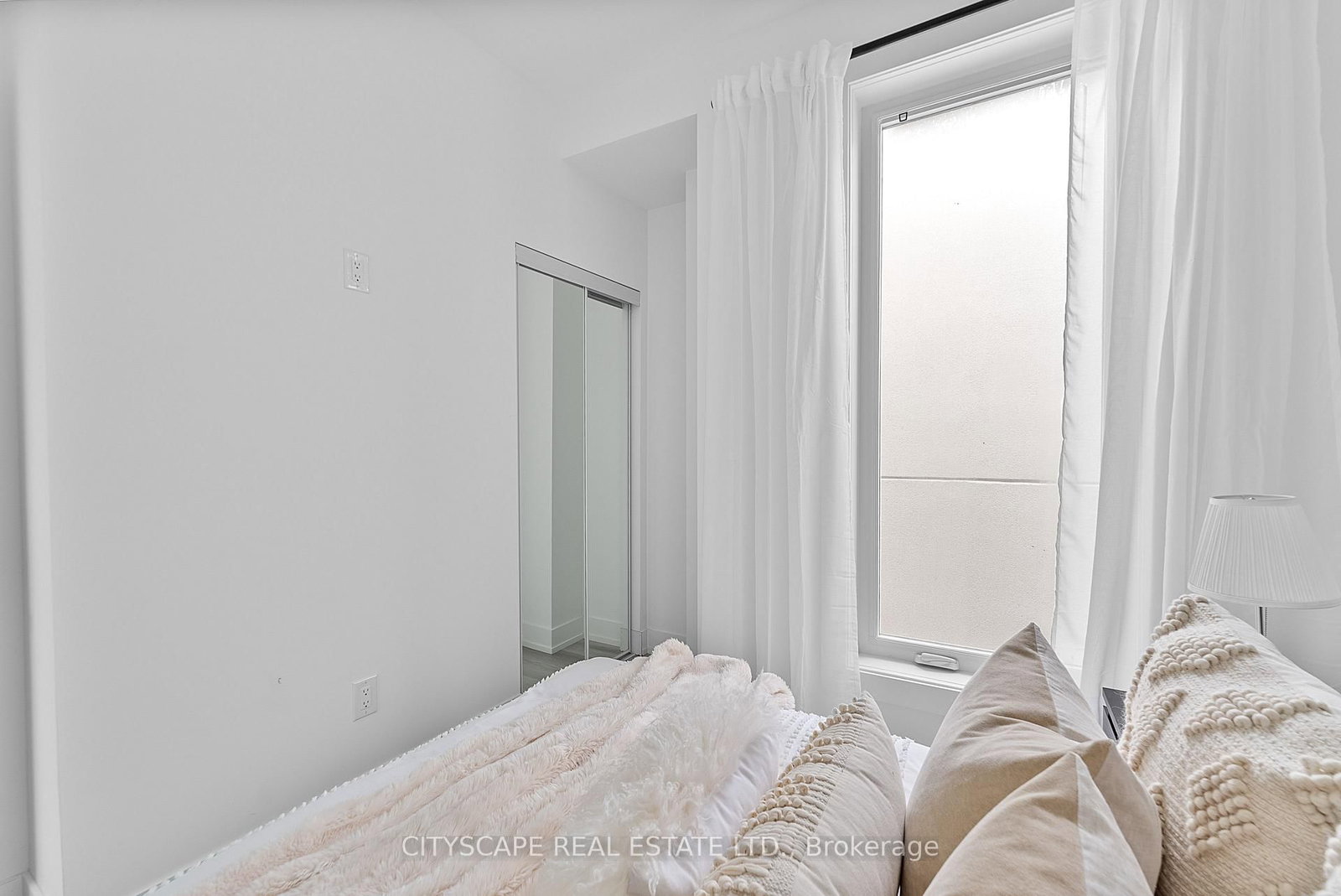 589 Oakwood Avenue, Unit Bsmt - Photo 27