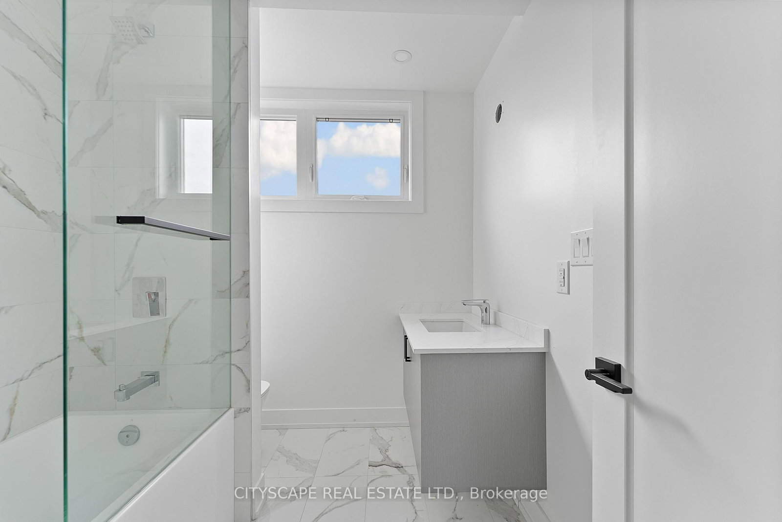 589 Oakwood Avenue, Unit Bsmt - Photo 30