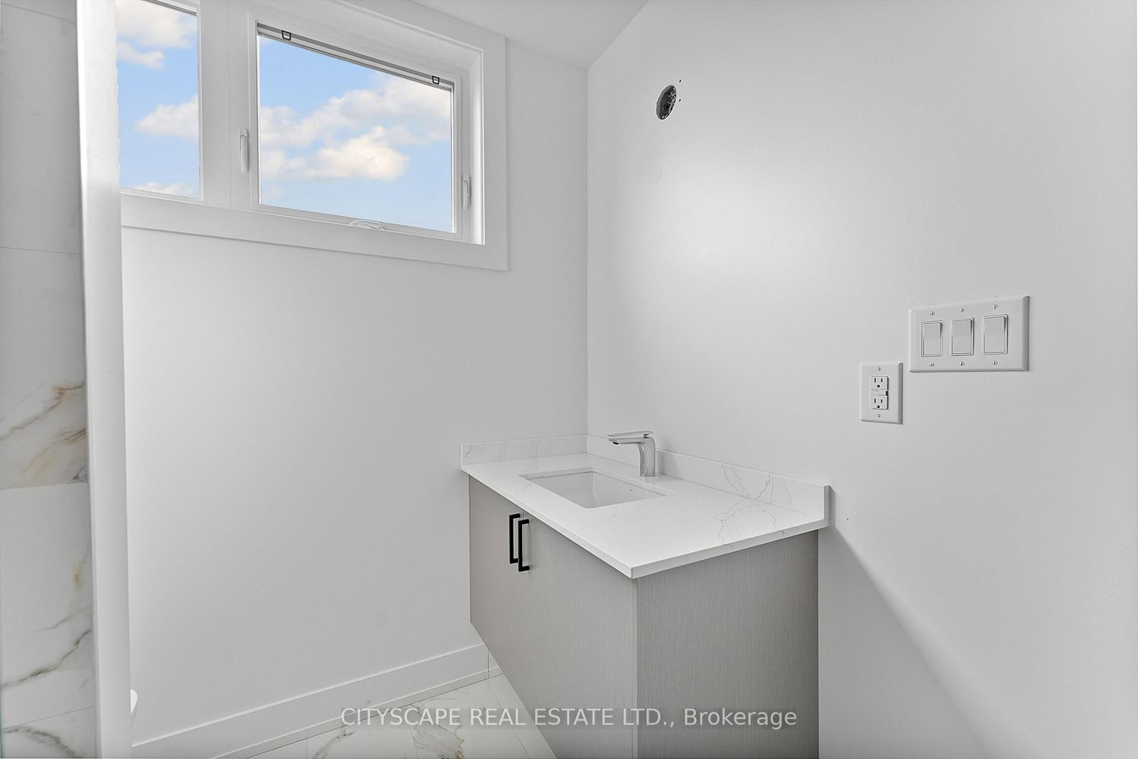 589 Oakwood Avenue, Unit Bsmt - Photo 31