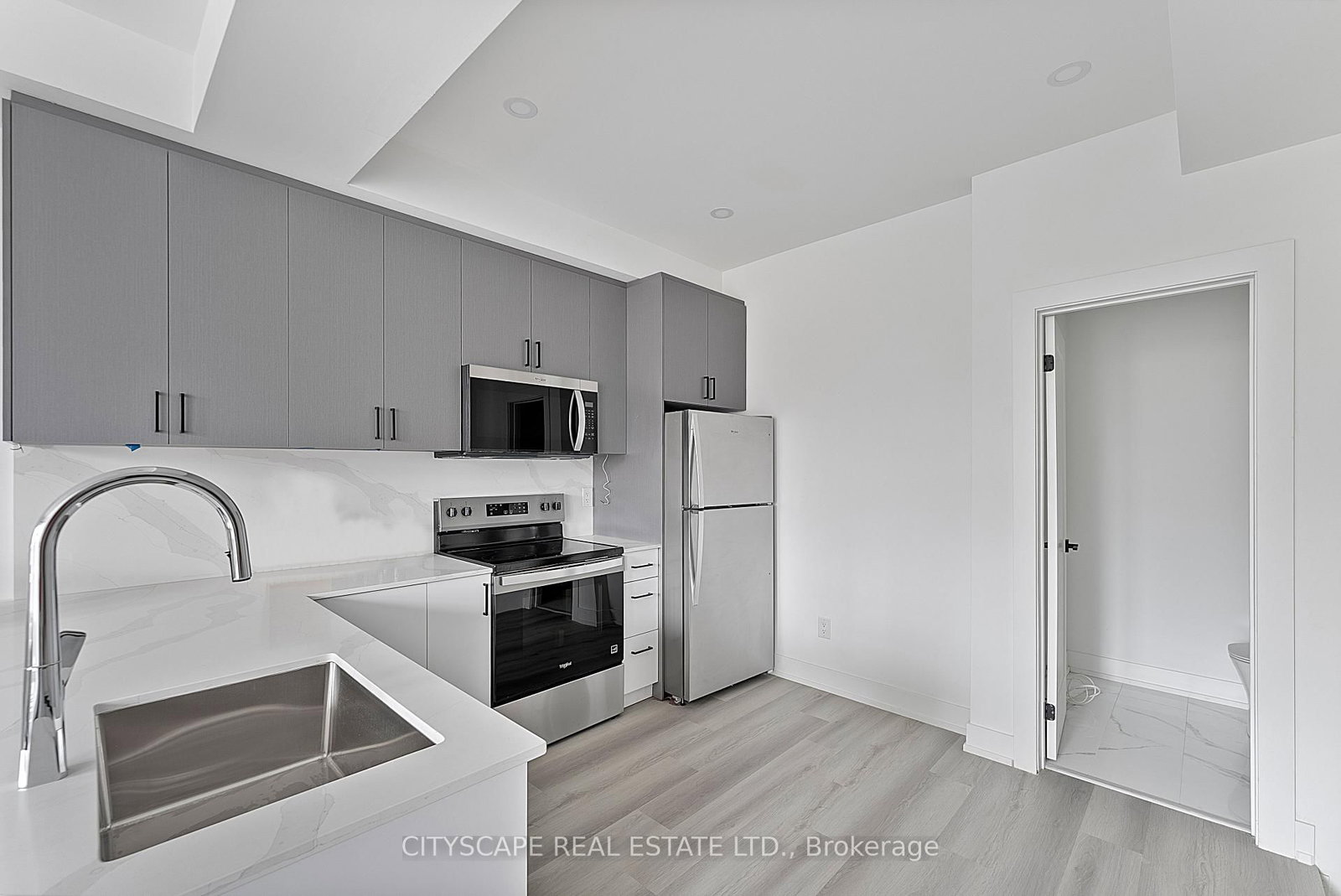 589 Oakwood Avenue, Unit Bsmt - Photo 7