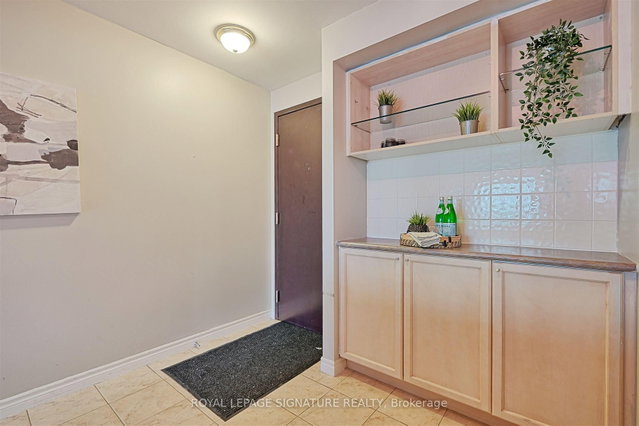 505 - 410 Queens Quay W