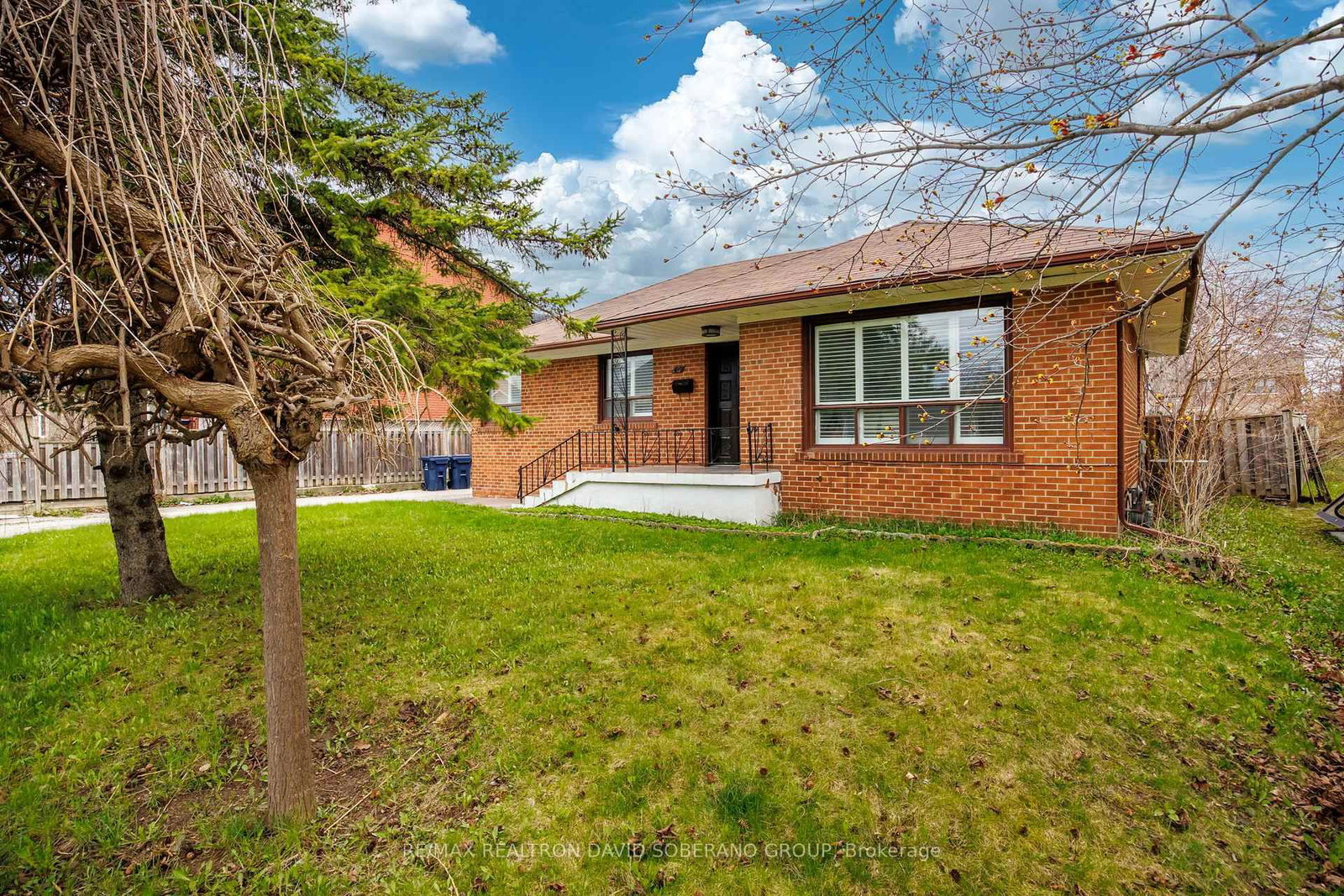 Detached House for sale at 16 Faith Avenue, Toronto, Ontario, M3H 1W3 - Clanton Park - MLS: C13048688