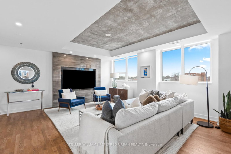 422 - 20 Minowan Miikan Lane, Toronto, M6J 0E5 | Image 2