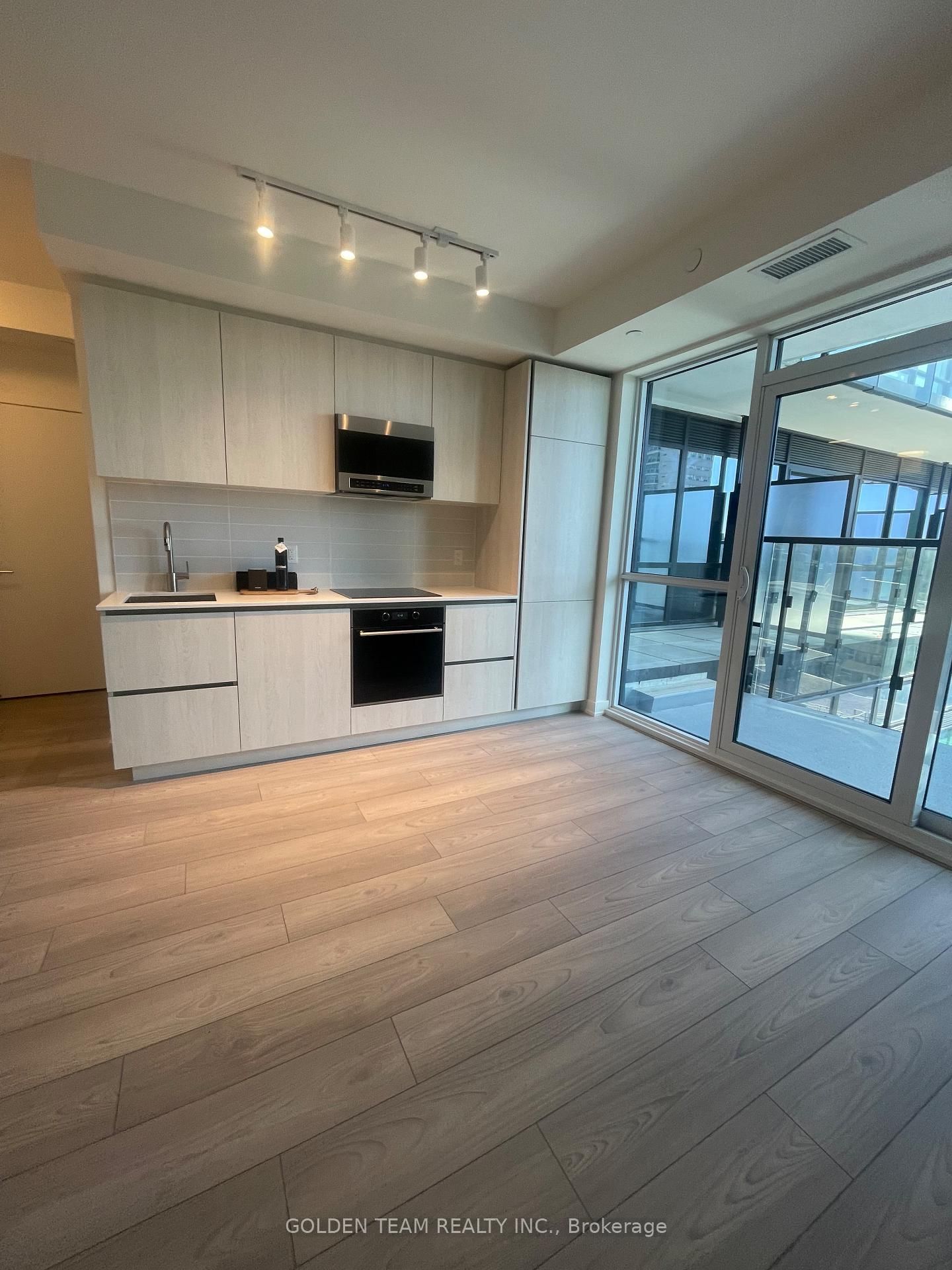 120 Broadway Avenue, Unit 709 - Photo 2