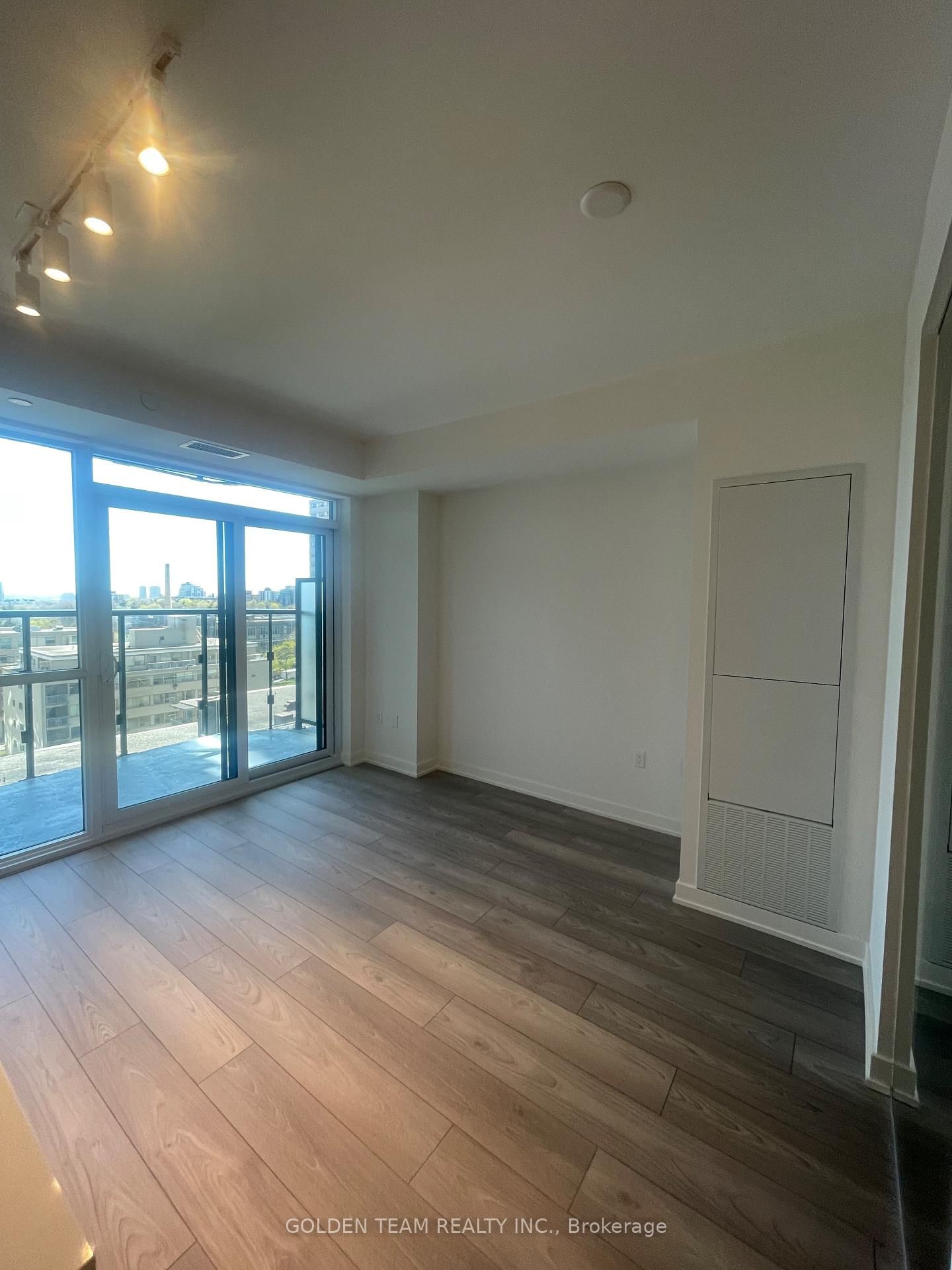 120 Broadway Avenue, Unit 709 - Photo 3