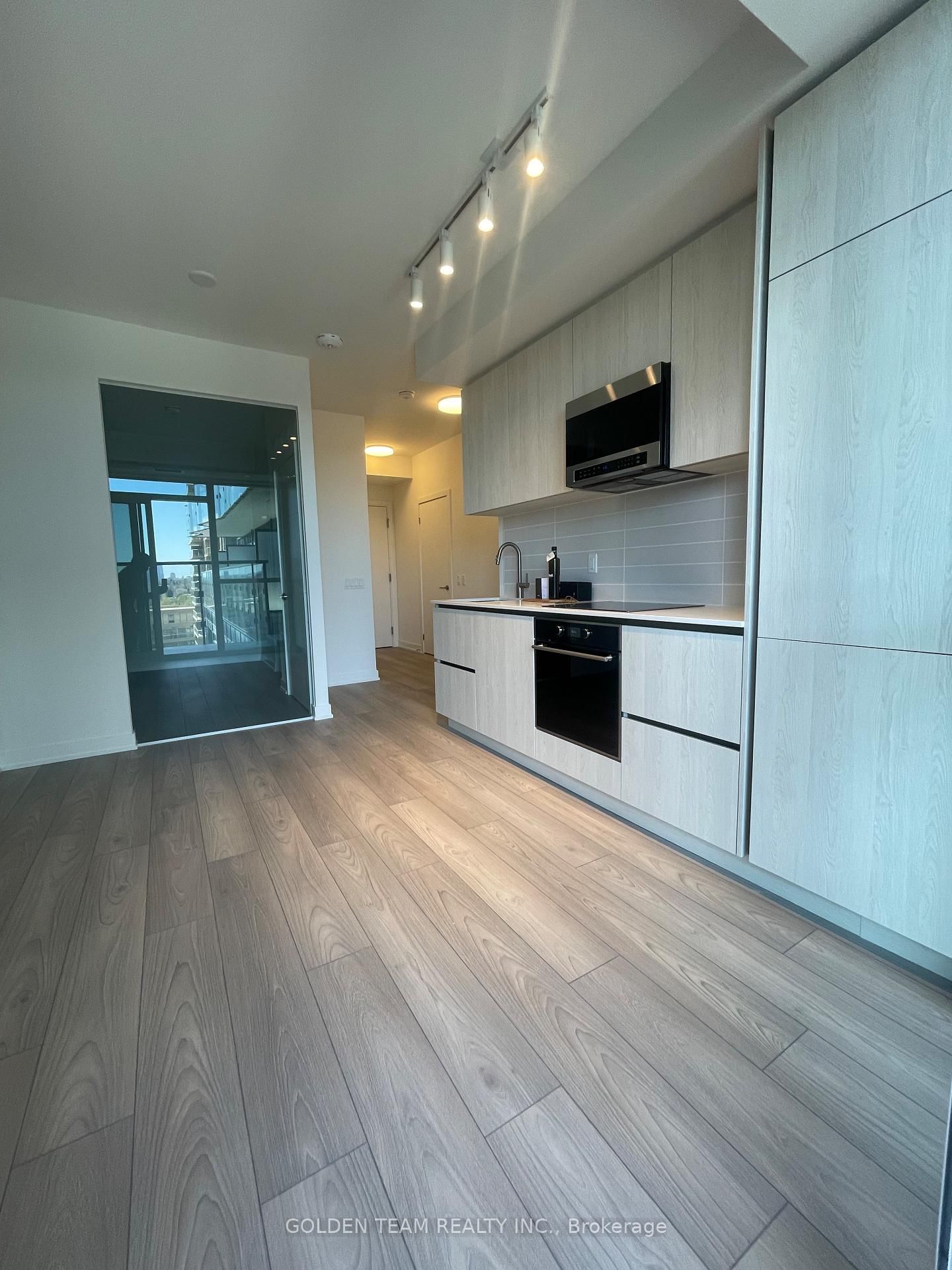 120 Broadway Avenue, Unit 709 - Photo 4